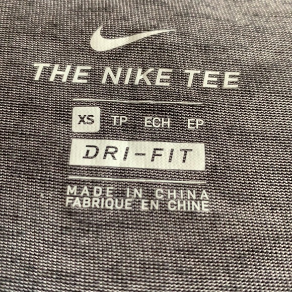Like new! Nike tee. - Picture 2 of 4